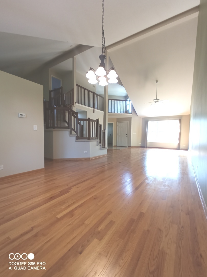 2544 live oak Lane