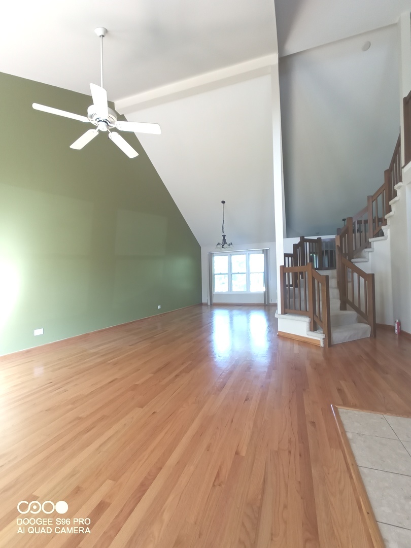 2544 live oak Lane