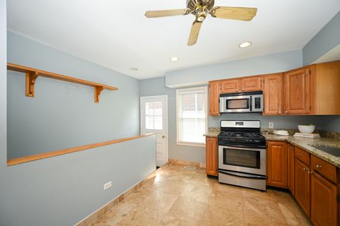 Tiny photo for 325 N Highview Avenue, Elmhurst, IL 60126 (MLS # 12450289)