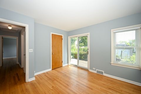 Tiny photo for 325 N Highview Avenue, Elmhurst, IL 60126 (MLS # 12450289)
