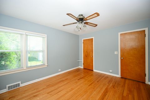 Tiny photo for 325 N Highview Avenue, Elmhurst, IL 60126 (MLS # 12450289)