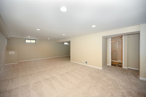 Tiny photo for 325 N Highview Avenue, Elmhurst, IL 60126 (MLS # 12450289)