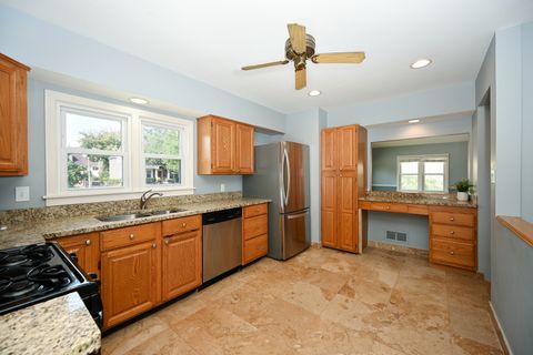Tiny photo for 325 N Highview Avenue, Elmhurst, IL 60126 (MLS # 12450289)