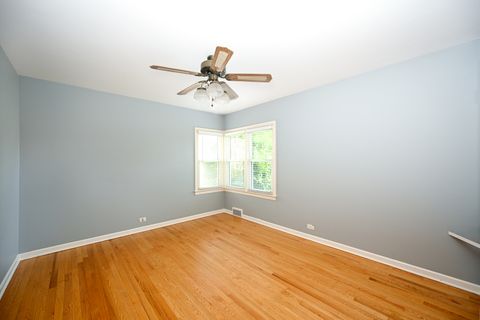 Tiny photo for 325 N Highview Avenue, Elmhurst, IL 60126 (MLS # 12450289)