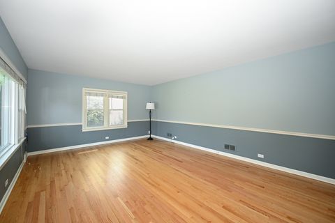 Tiny photo for 325 N Highview Avenue, Elmhurst, IL 60126 (MLS # 12450289)