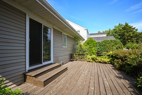 Tiny photo for 325 N Highview Avenue, Elmhurst, IL 60126 (MLS # 12450289)