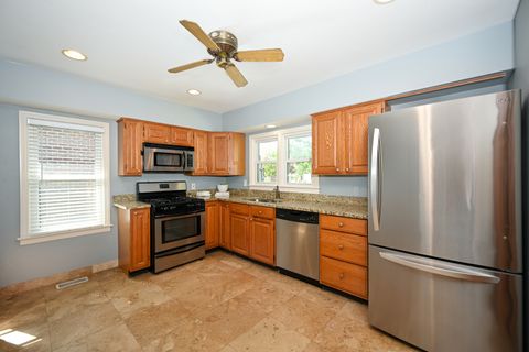 Tiny photo for 325 N Highview Avenue, Elmhurst, IL 60126 (MLS # 12450289)