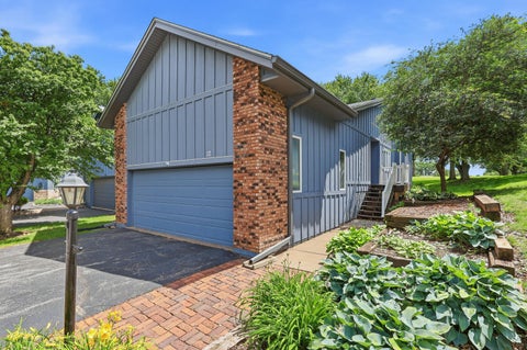 Photo of 6401 Utica Ridge Road #12, Davenport, IA 52807 (MLS # 12683376)