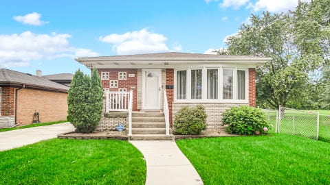 Tiny photo for 923 E 158th Street, Dolton, IL 60419 (MLS # 12708253)