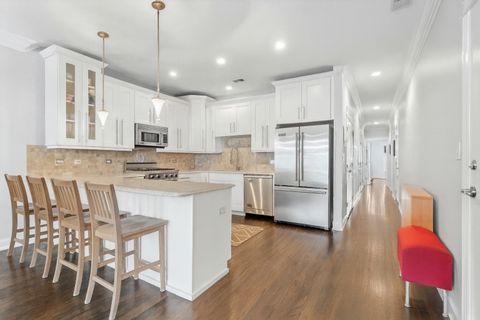 Tiny photo for 1425 W BELMONT Avenue #3, Chicago, IL 60657 (MLS # 12514548)