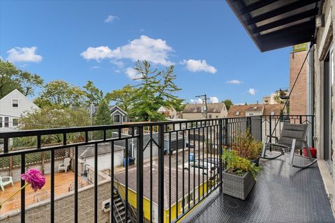 Tiny photo for 1425 W BELMONT Avenue #3, Chicago, IL 60657 (MLS # 12514548)