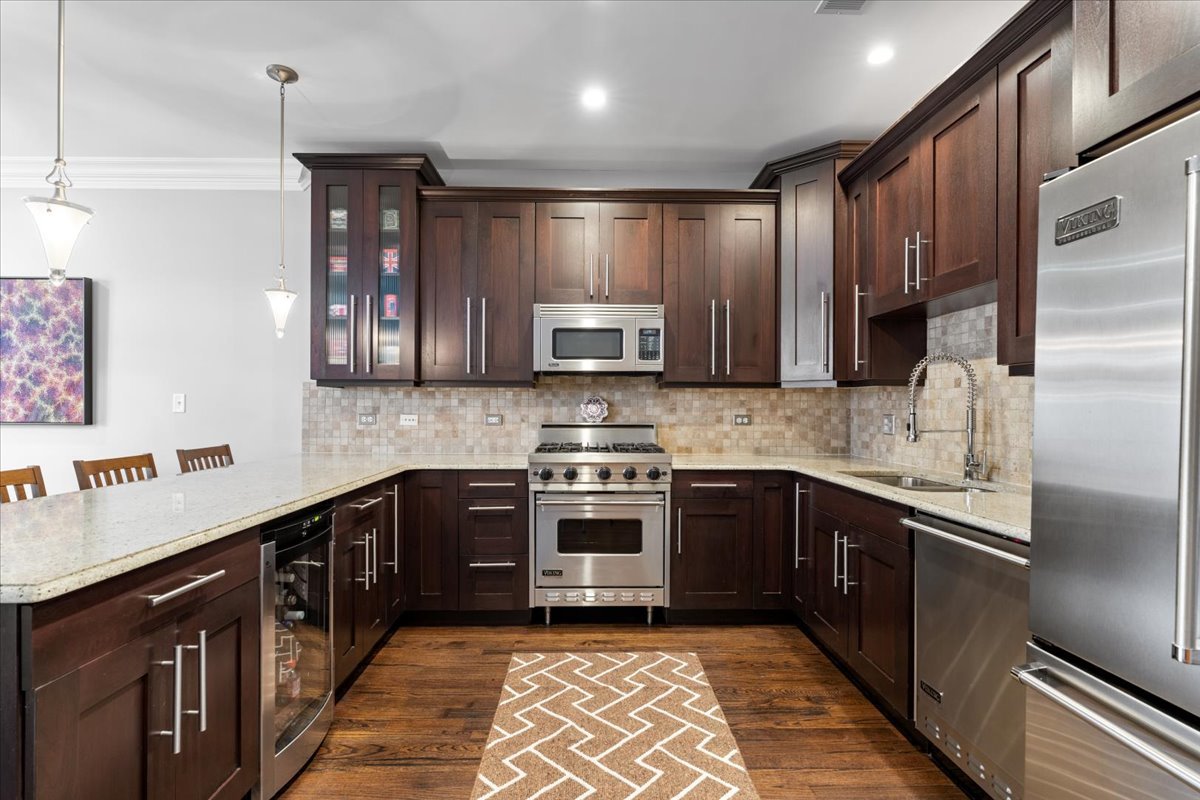 1425 W BELMONT Avenue 3