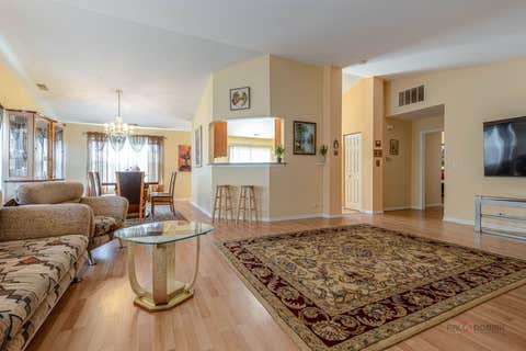 Tiny photo for 263 Shadow Creek Circle #263, Vernon Hills, IL 60061 (MLS # 12699655)
