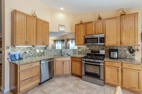 Tiny photo for 263 Shadow Creek Circle #263, Vernon Hills, IL 60061 (MLS # 12699655)