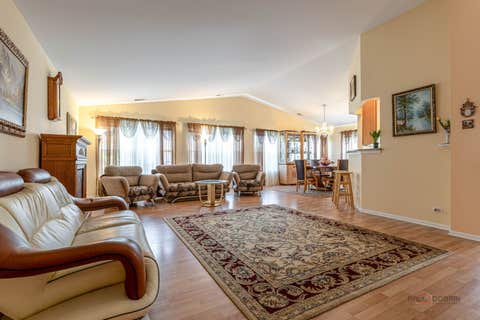 Tiny photo for 263 Shadow Creek Circle #263, Vernon Hills, IL 60061 (MLS # 12699655)