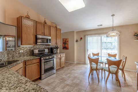 Tiny photo for 263 Shadow Creek Circle #263, Vernon Hills, IL 60061 (MLS # 12699655)