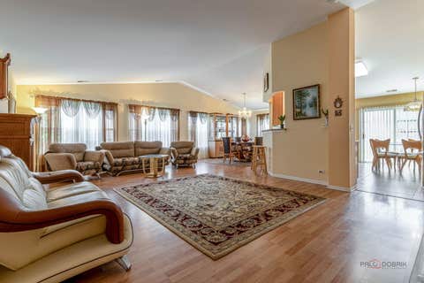 Tiny photo for 263 Shadow Creek Circle #263, Vernon Hills, IL 60061 (MLS # 12699655)