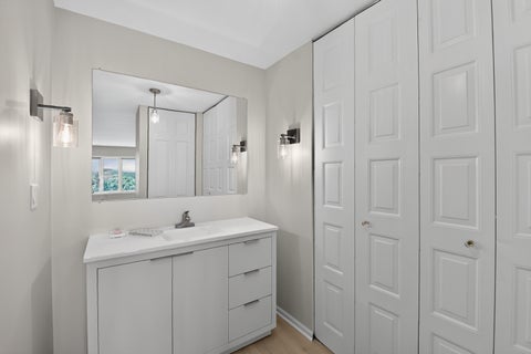 Tiny photo for 453 Raintree Drive #5g, Glen Ellyn, IL 60137 (MLS # 12718748)