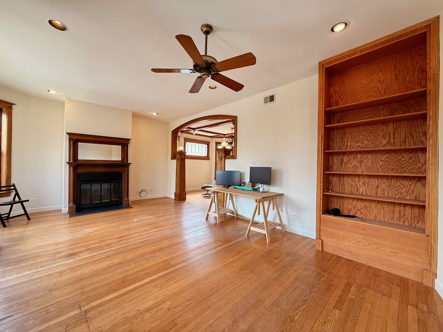 2414 N Spaulding Avenue 2f