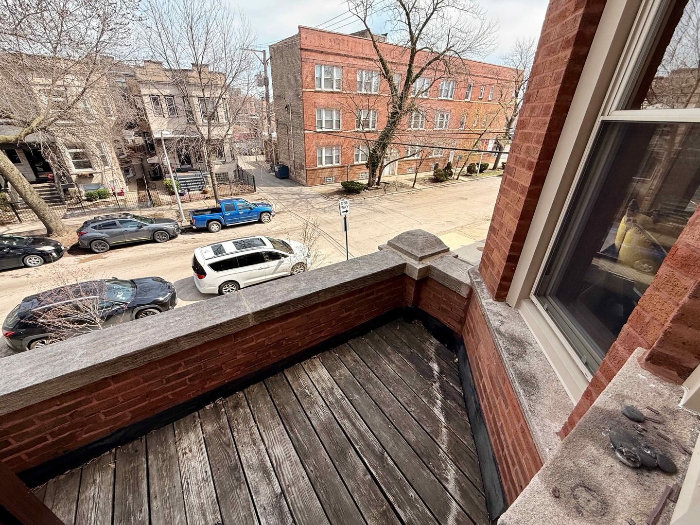 2414 N Spaulding Avenue 2f