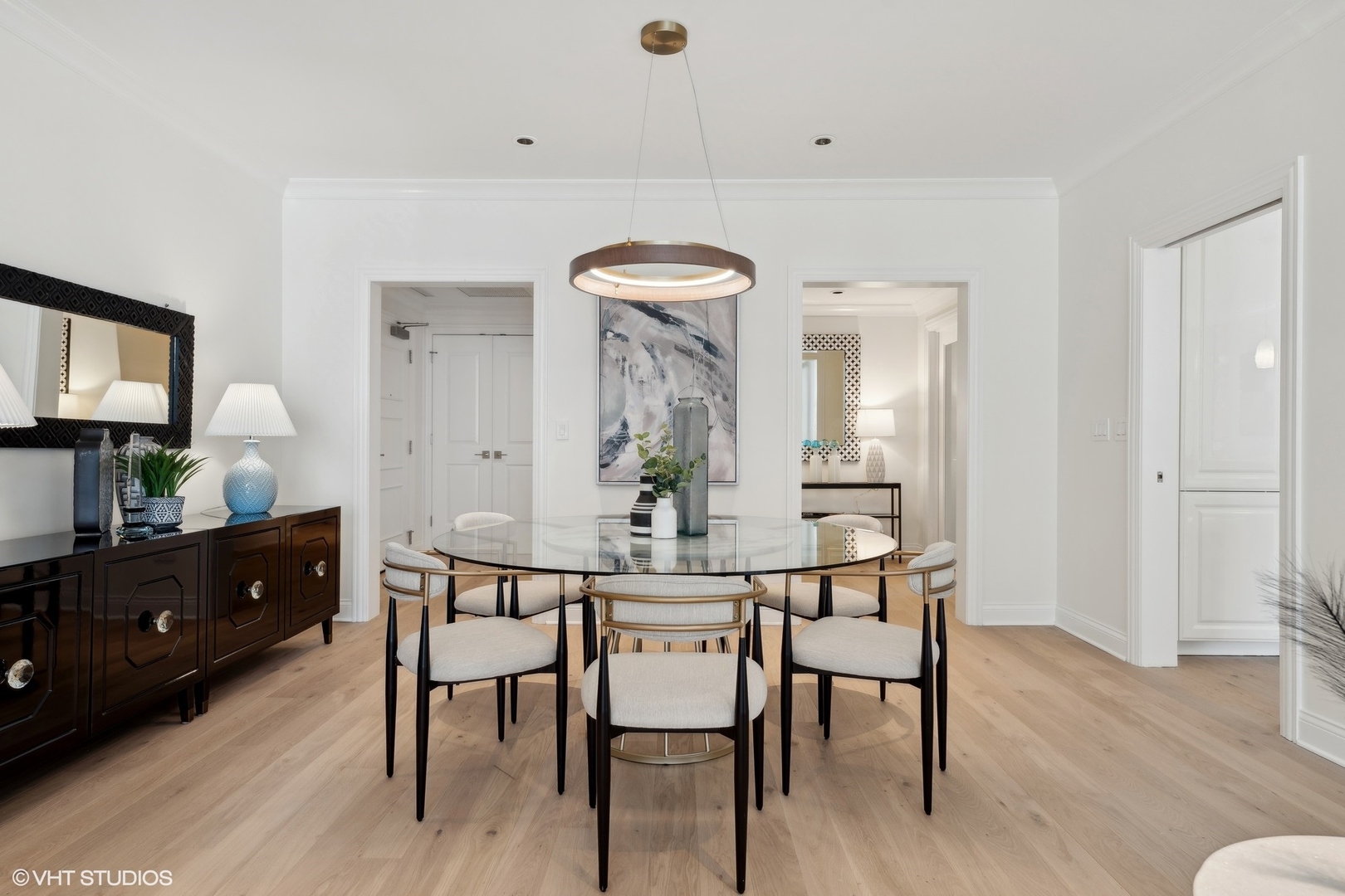 10 E Delaware Place 16B