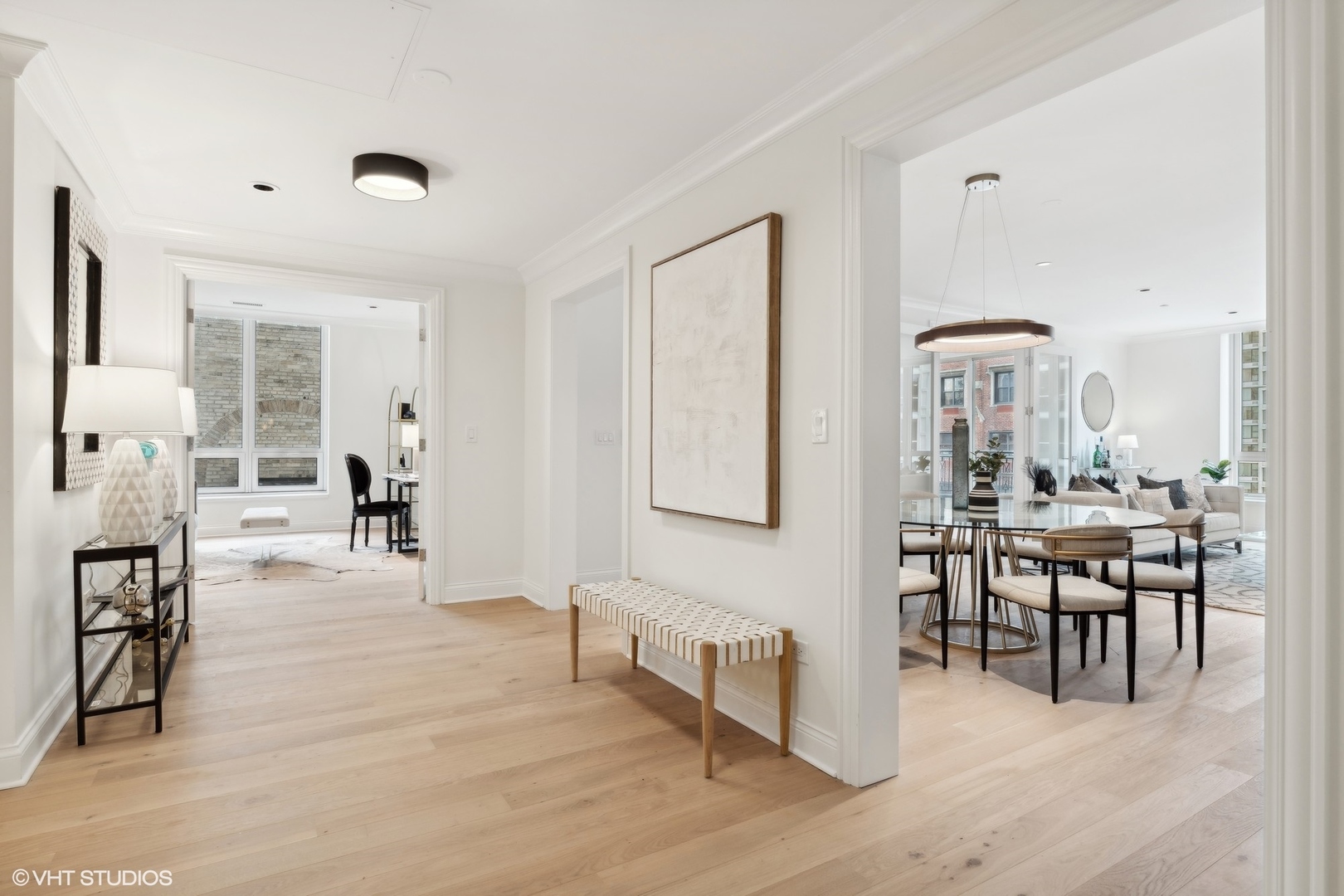 10 E Delaware Place 16B