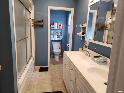 Tiny photo for 15766 E Tilton Road, Ina, IL 62846 (MLS # EB460507)