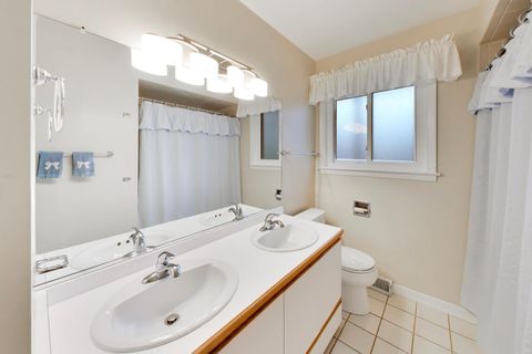 Tiny photo for 301 S Yale Avenue, Arlington Heights, IL 60005 (MLS # 12682120)