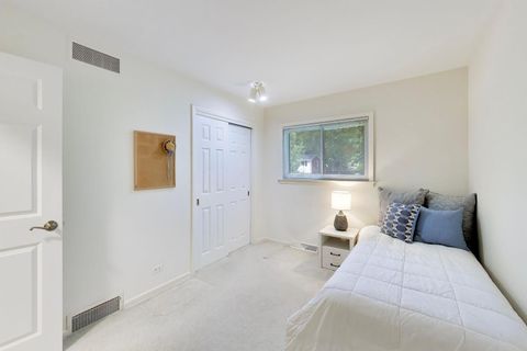Tiny photo for 301 S Yale Avenue, Arlington Heights, IL 60005 (MLS # 12682120)
