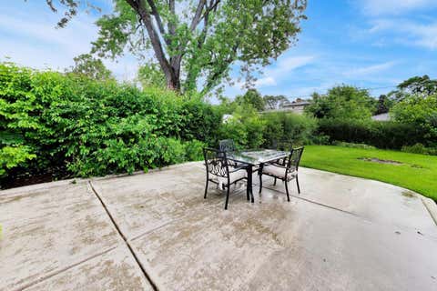 Tiny photo for 301 S Yale Avenue, Arlington Heights, IL 60005 (MLS # 12682120)