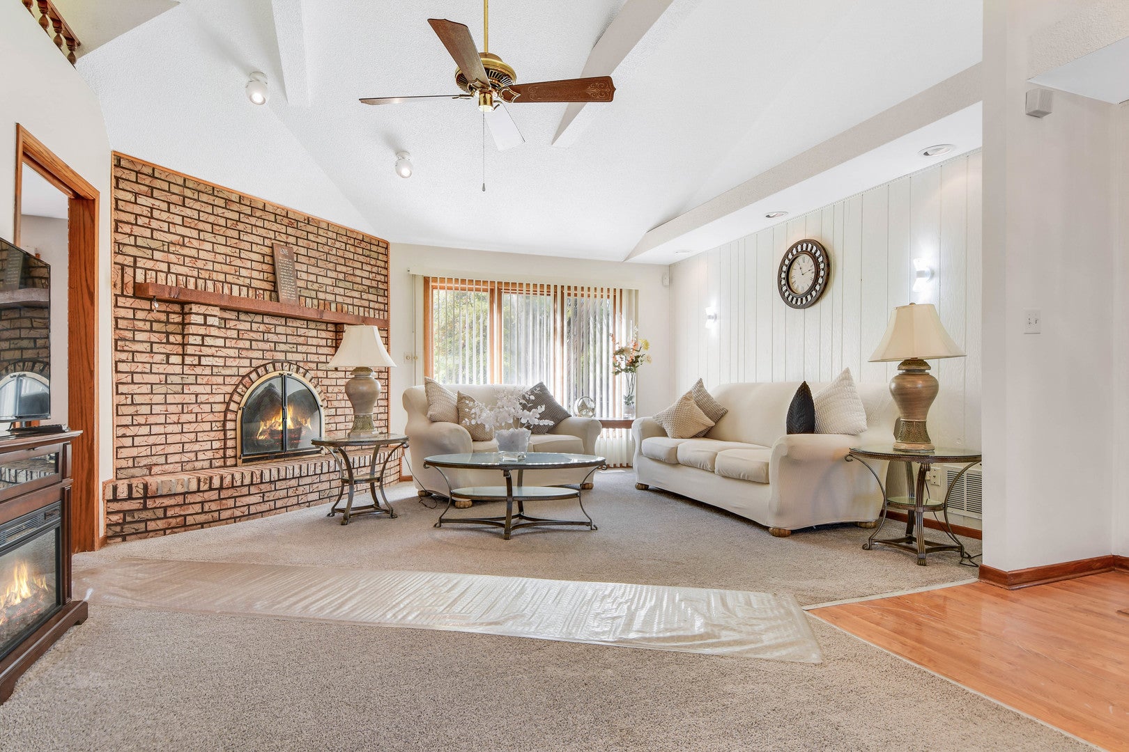 3317 E Buried Oak Drive