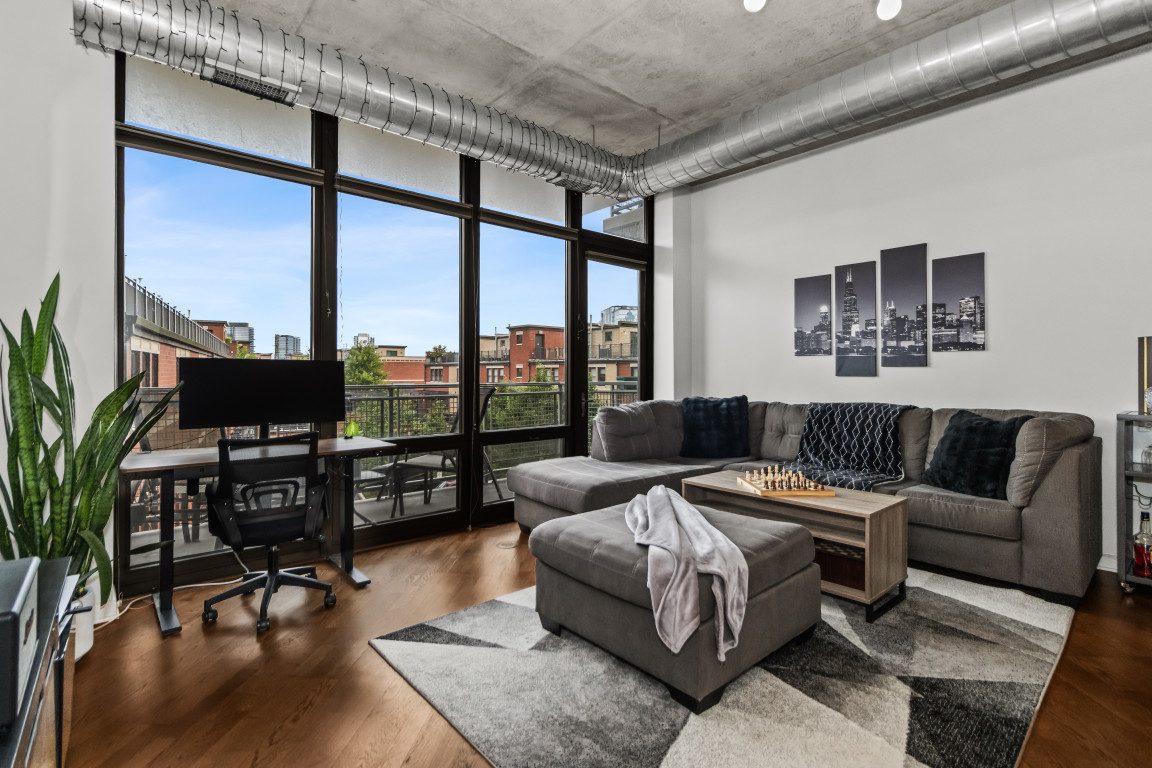 1000 N Kingsbury Street 304