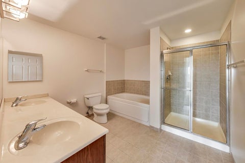 Tiny photo for 135 S YORK Street #520, Elmhurst, IL 60126 (MLS # 12712044)