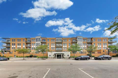Photo of 135 S YORK Street #520, Elmhurst, IL 60126 (MLS # 12712044)
