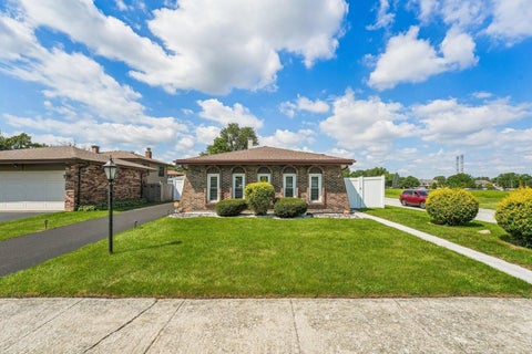 Photo of 17808 S Hickory Street, Lansing, IL 60438 (MLS # 12752071)