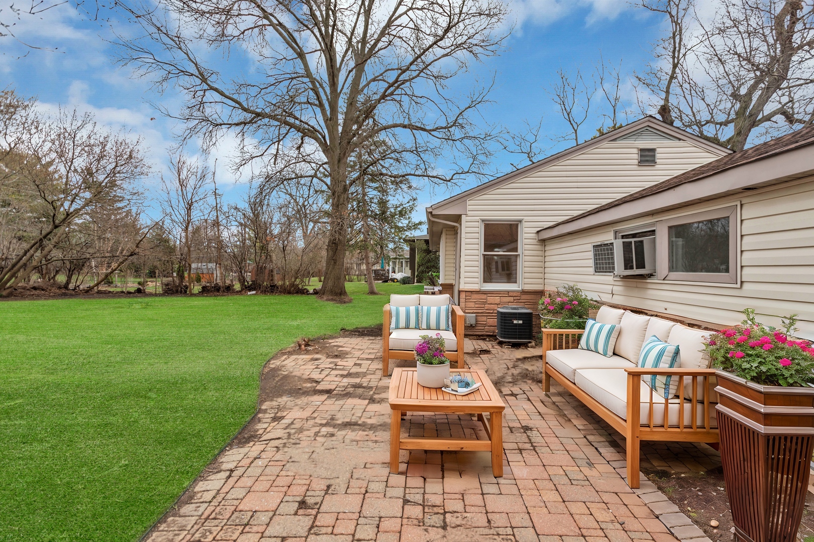 3N531 N Locust Avenue