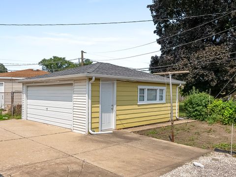 A home in Schiller Park