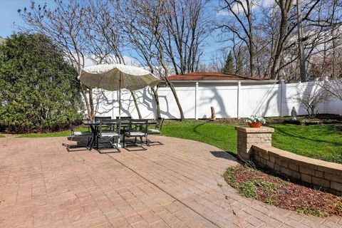 Tiny photo for 1614 Sawyer Avenue, Glen Ellyn, IL 60137 (MLS # 12611896)