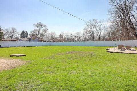 Tiny photo for 1614 Sawyer Avenue, Glen Ellyn, IL 60137 (MLS # 12611896)