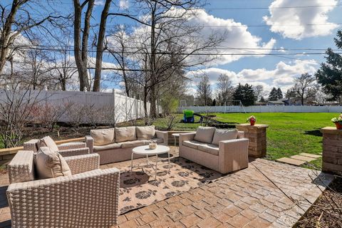 Tiny photo for 1614 Sawyer Avenue, Glen Ellyn, IL 60137 (MLS # 12611896)