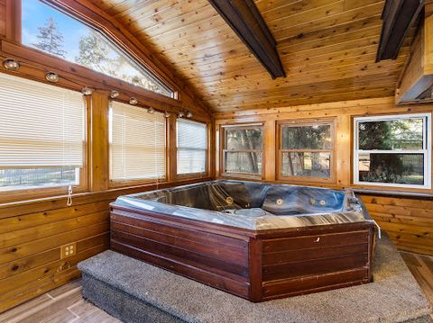 Tiny photo for 210 Oak Lane, Winthrop Harbor, IL 60096 (MLS # 12502262)