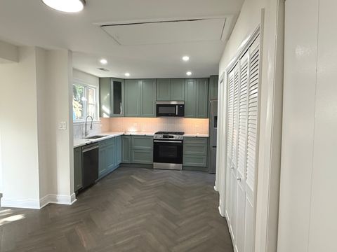 Tiny photo for 881 E Thacker Street, Des Plaines, IL 60016 (MLS # 12490987)