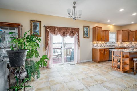 Tiny photo for 6524 International Drive, Bettendorf, IA 52722 (MLS # 12592426)