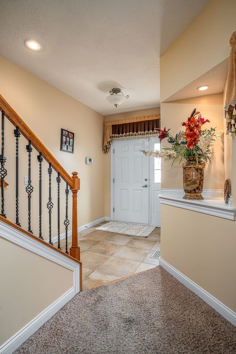 Tiny photo for 6524 International Drive, Bettendorf, IA 52722 (MLS # 12592426)