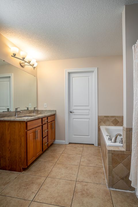 Tiny photo for 6524 International Drive, Bettendorf, IA 52722 (MLS # 12592426)