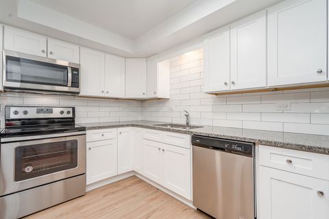 Tiny photo for 21 S Waiola Avenue #7, La Grange, IL 60525 (MLS # 12427457)