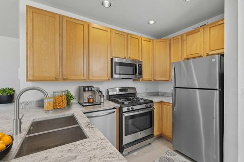 Tiny photo for 749 S CLAREMONT Avenue #1, Chicago, IL 60612 (MLS # 12469314)