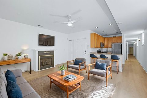 Tiny photo for 749 S CLAREMONT Avenue #1, Chicago, IL 60612 (MLS # 12469314)