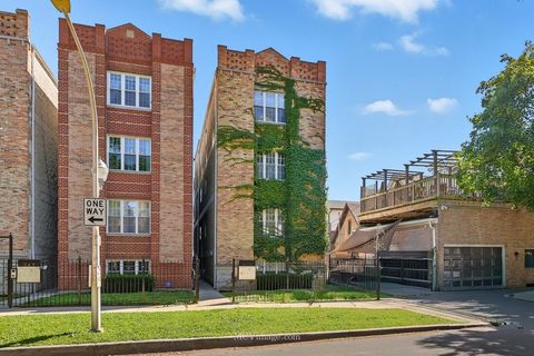 Tiny photo for 749 S CLAREMONT Avenue #1, Chicago, IL 60612 (MLS # 12469314)