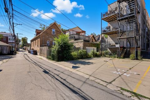 Tiny photo for 749 S CLAREMONT Avenue #1, Chicago, IL 60612 (MLS # 12469314)